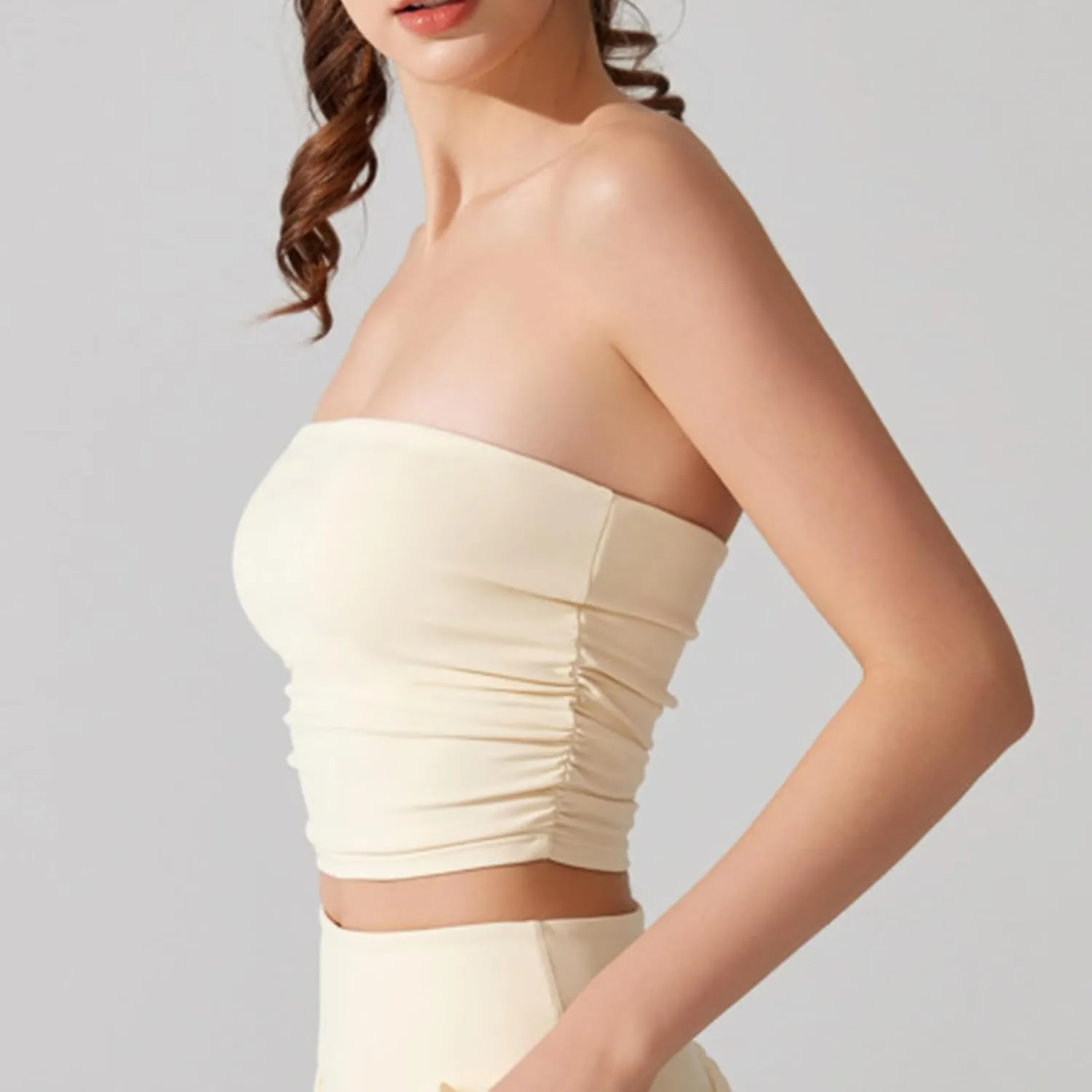 Sexy Strapless Shelf Bra Crop Top for Women Stretchy Ruched Side Bandeau Tops Casual Smooth Going Out Tube Brarettes